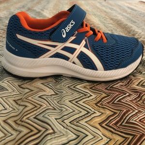 ASICS Contend 7 Kids’ running shoes SIZE : K13 ( no original box, only shoes )